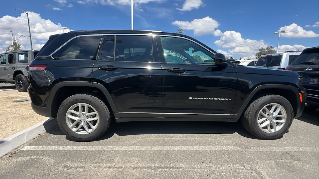 Used 2025 Jeep Grand Cherokee Laredo X SUV