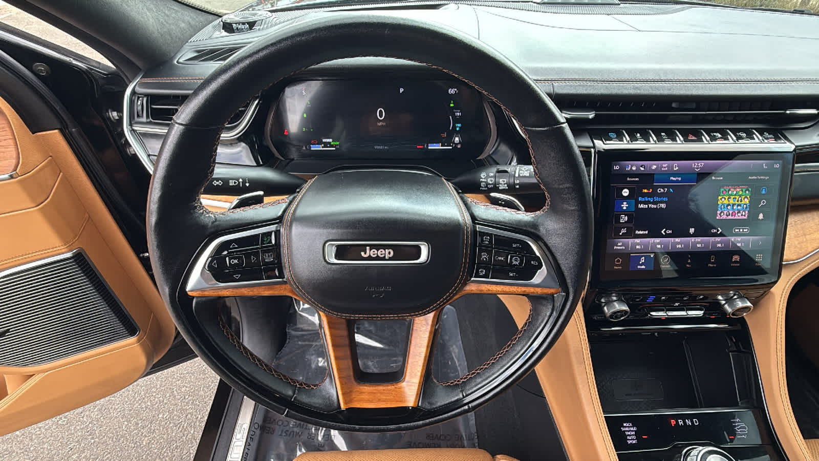 Thumbnail: 2022 Jeep Grand Cherokee - 18