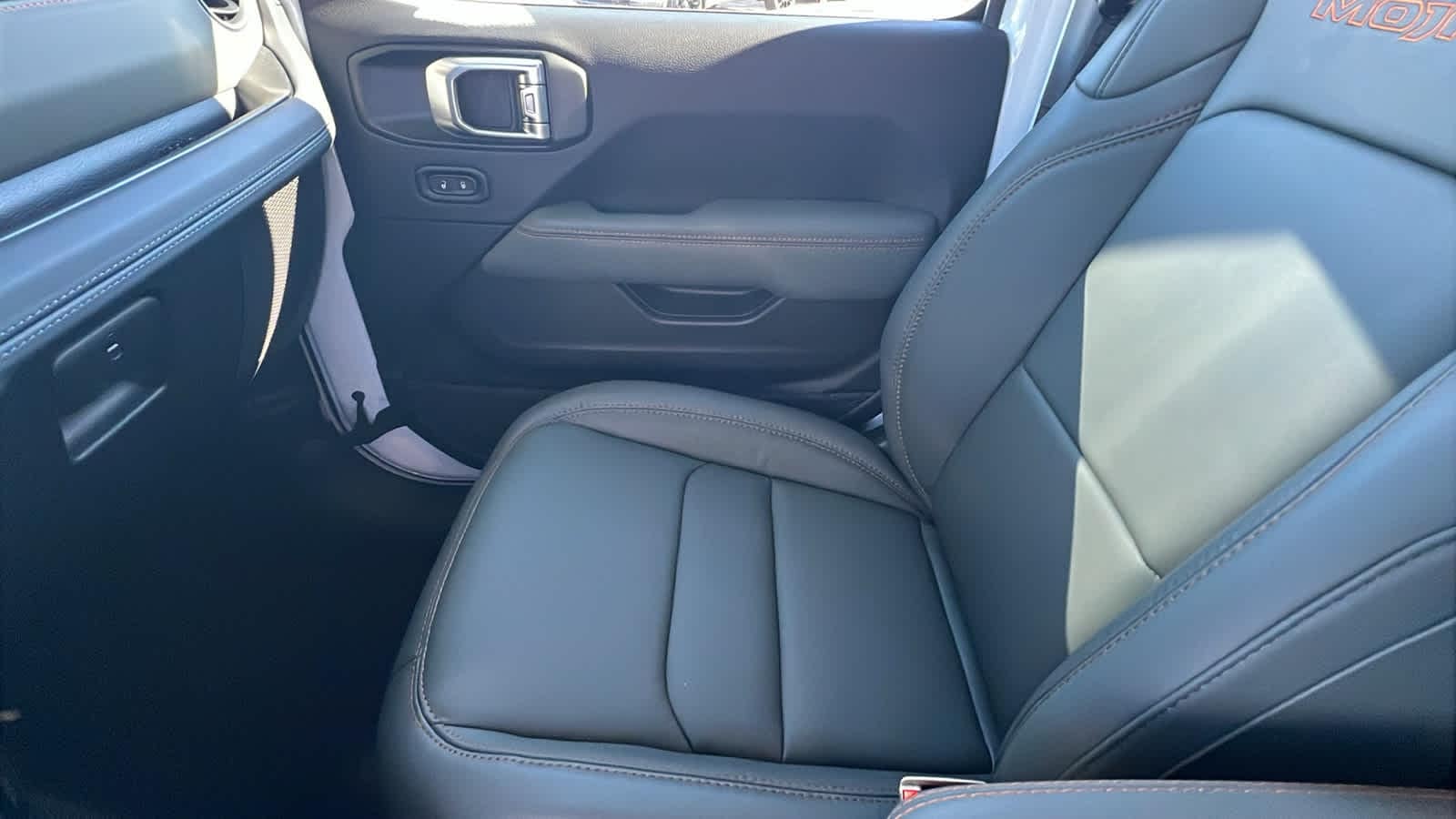 Thumbnail: 2025 Jeep Gladiator - 12