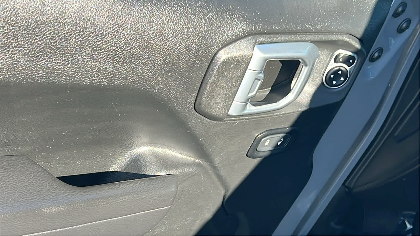 Thumbnail: 2022 Jeep Wrangler - 22