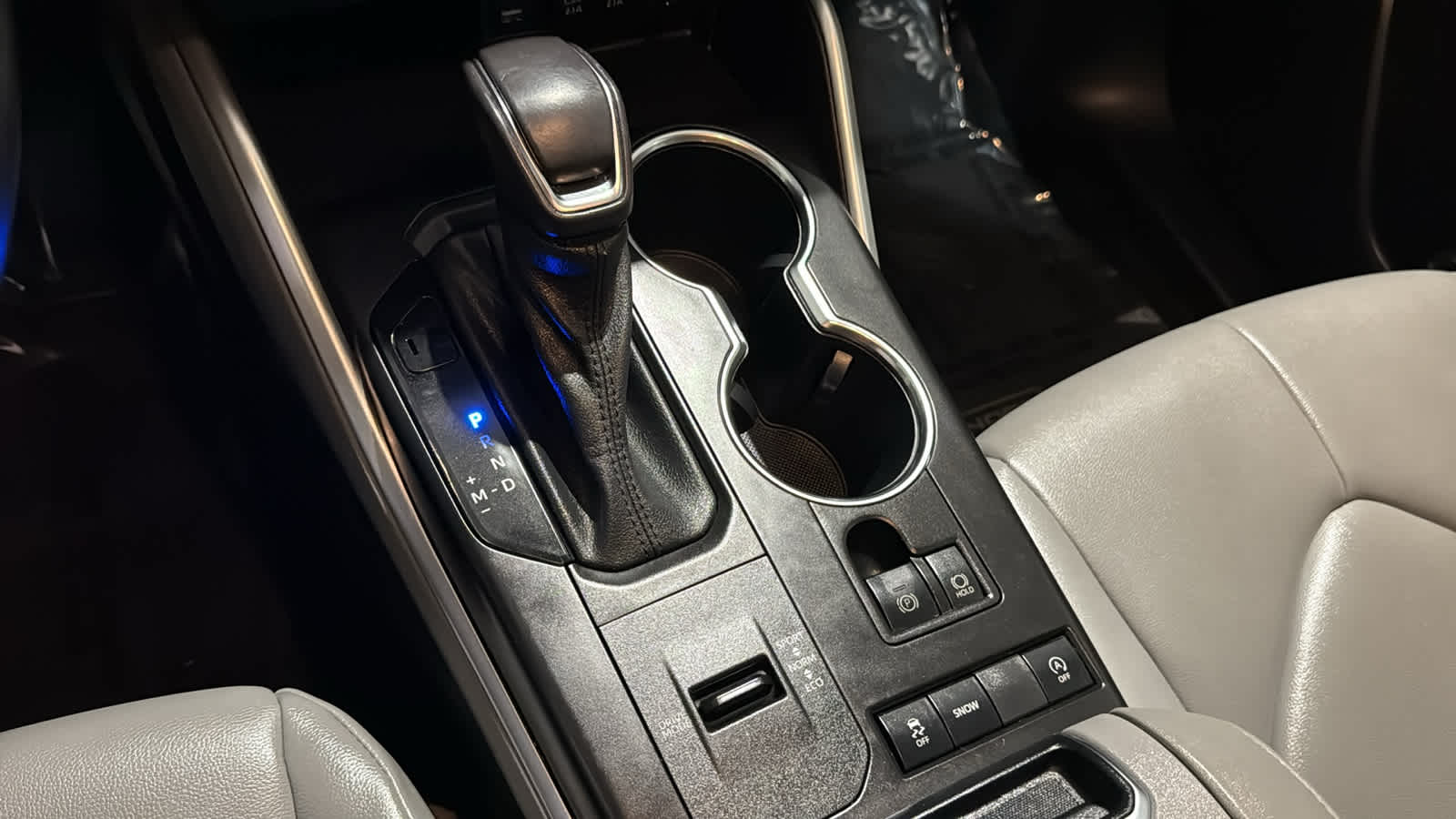 Thumbnail: 2021 Toyota Highlander - 13