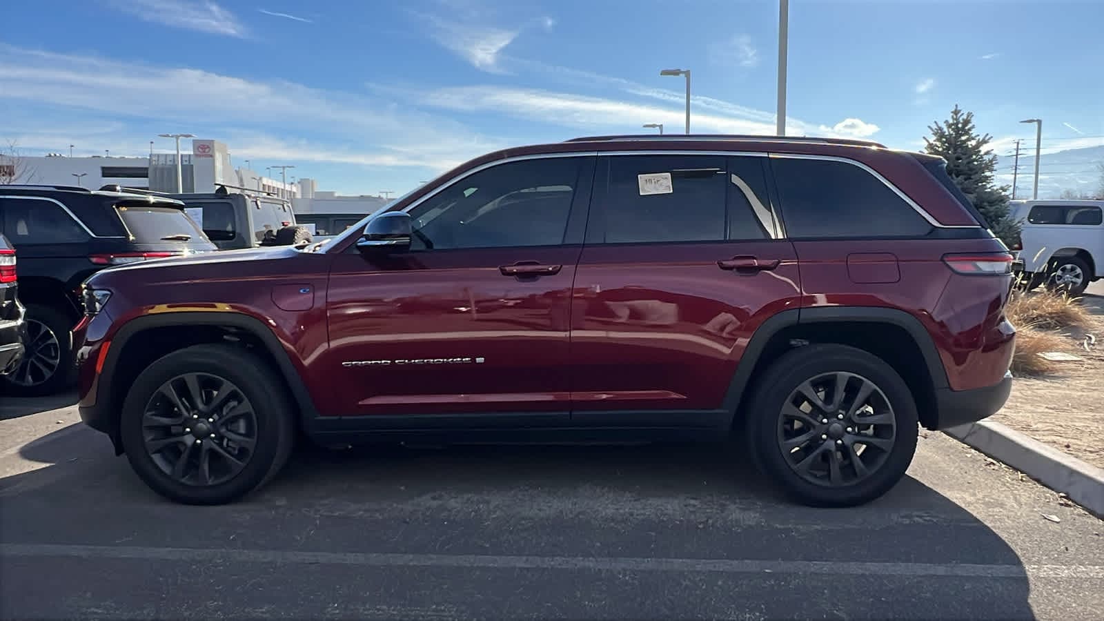 Thumbnail: 2023 Jeep Grand Cherokee - 8