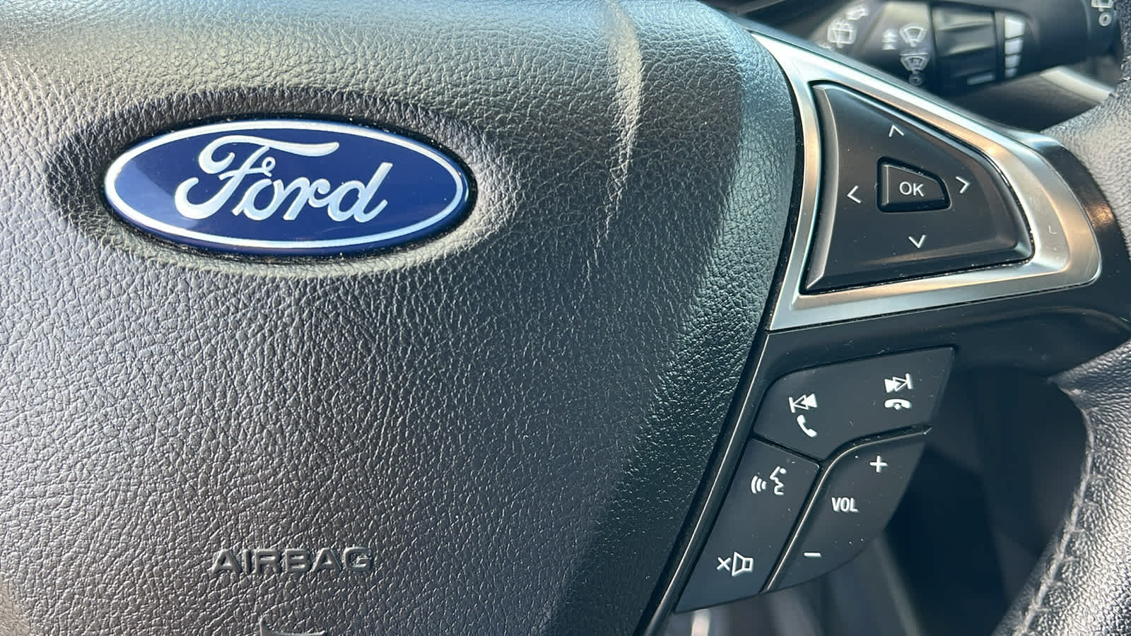 2024 Ford Edge Titanium - Photo 20