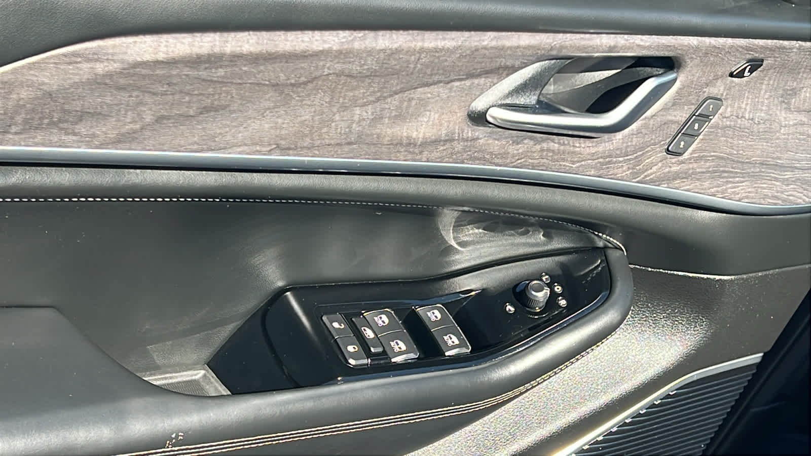 Thumbnail: 2023 Jeep Grand Cherokee - 22