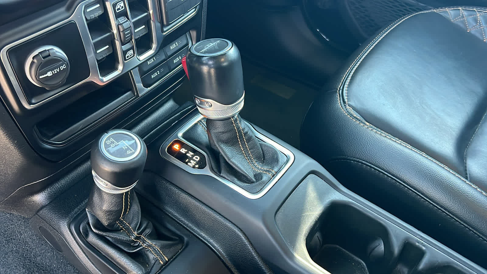 Thumbnail: 2022 Jeep Gladiator - 13