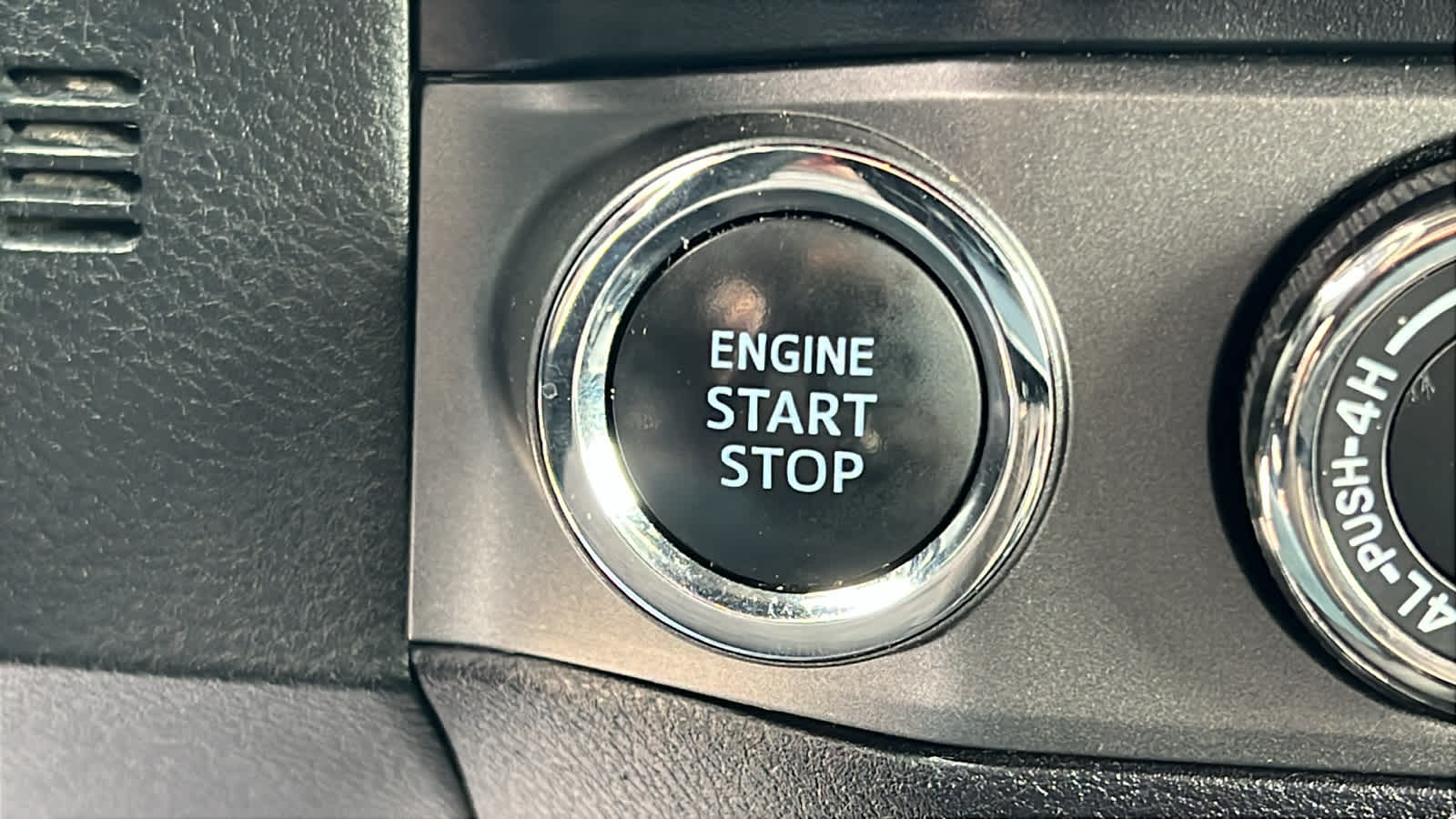 Thumbnail: 2018 Toyota Tacoma - 17