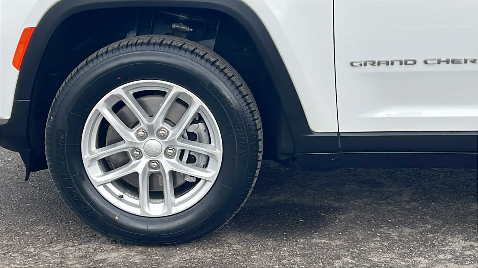 Thumbnail: 2022 Jeep Grand Cherokee - 9