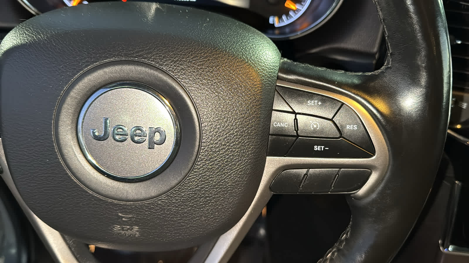 Thumbnail: 2020 Jeep Grand Cherokee - 20