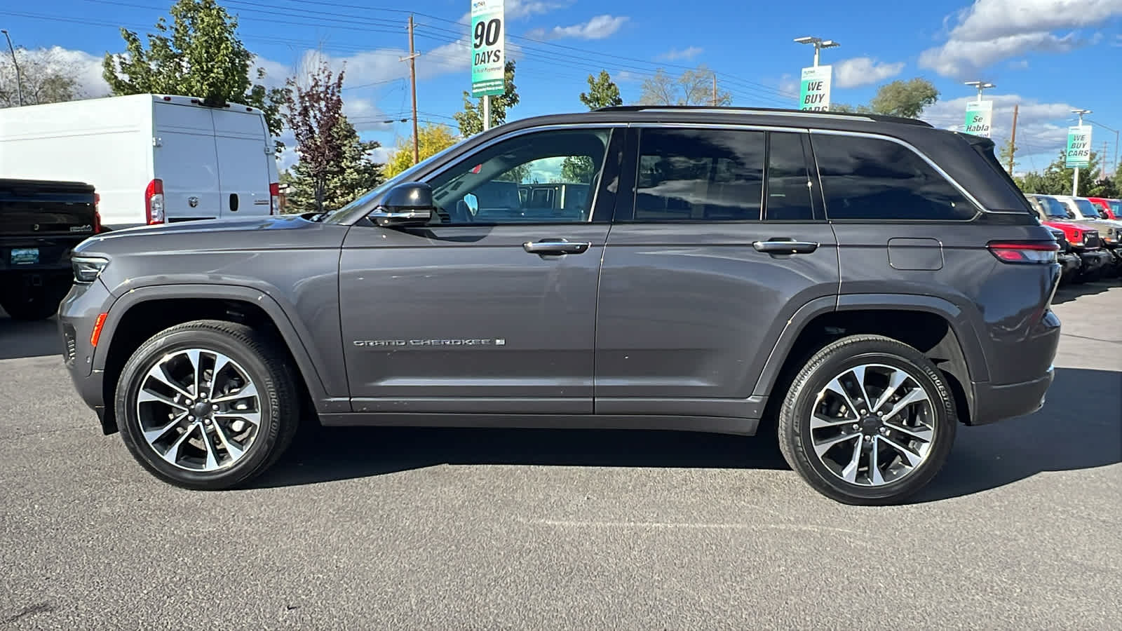 2022 Jeep Grand Cherokee Overland 8