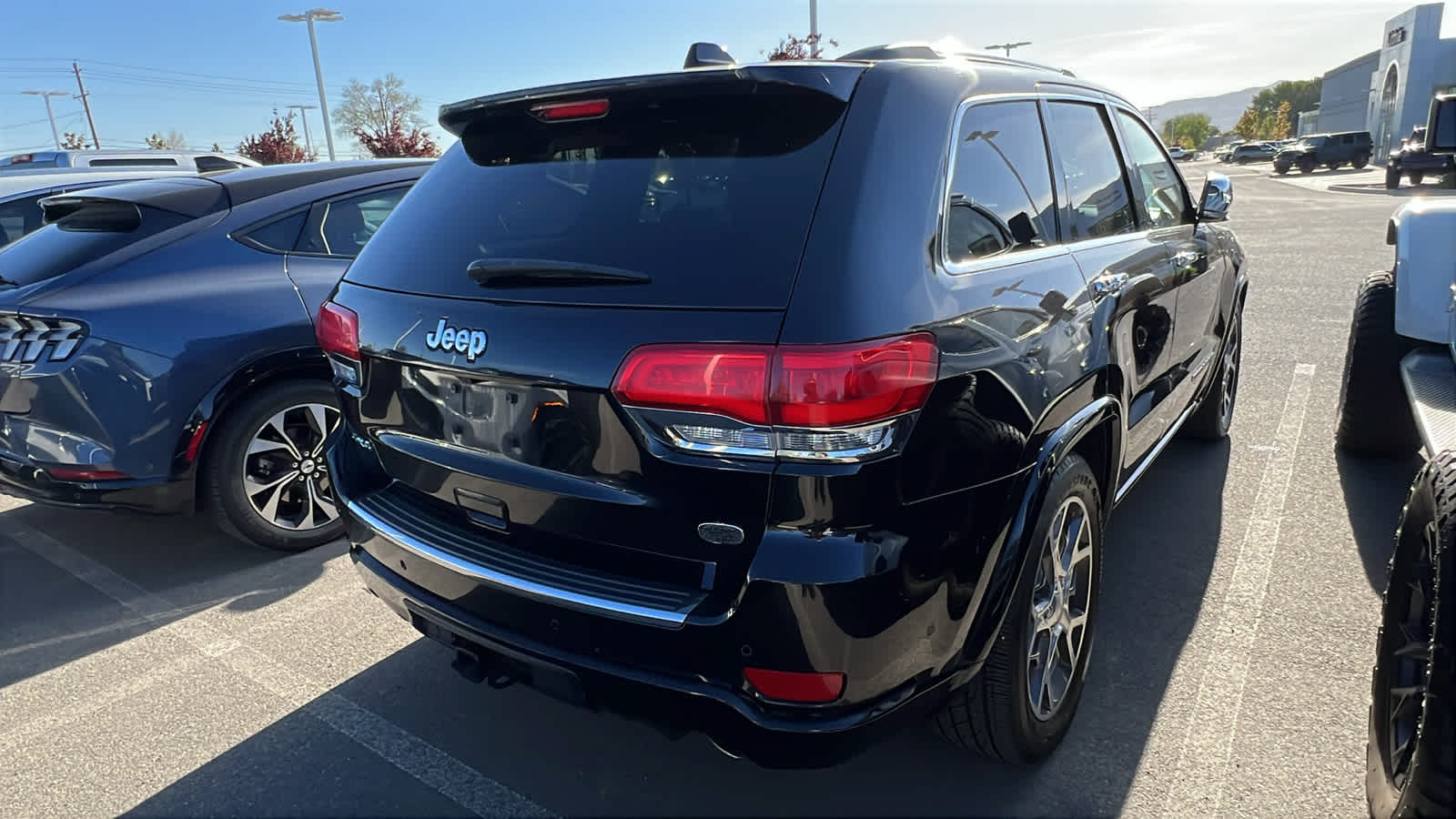 Thumbnail: 2020 Jeep Grand Cherokee - 9