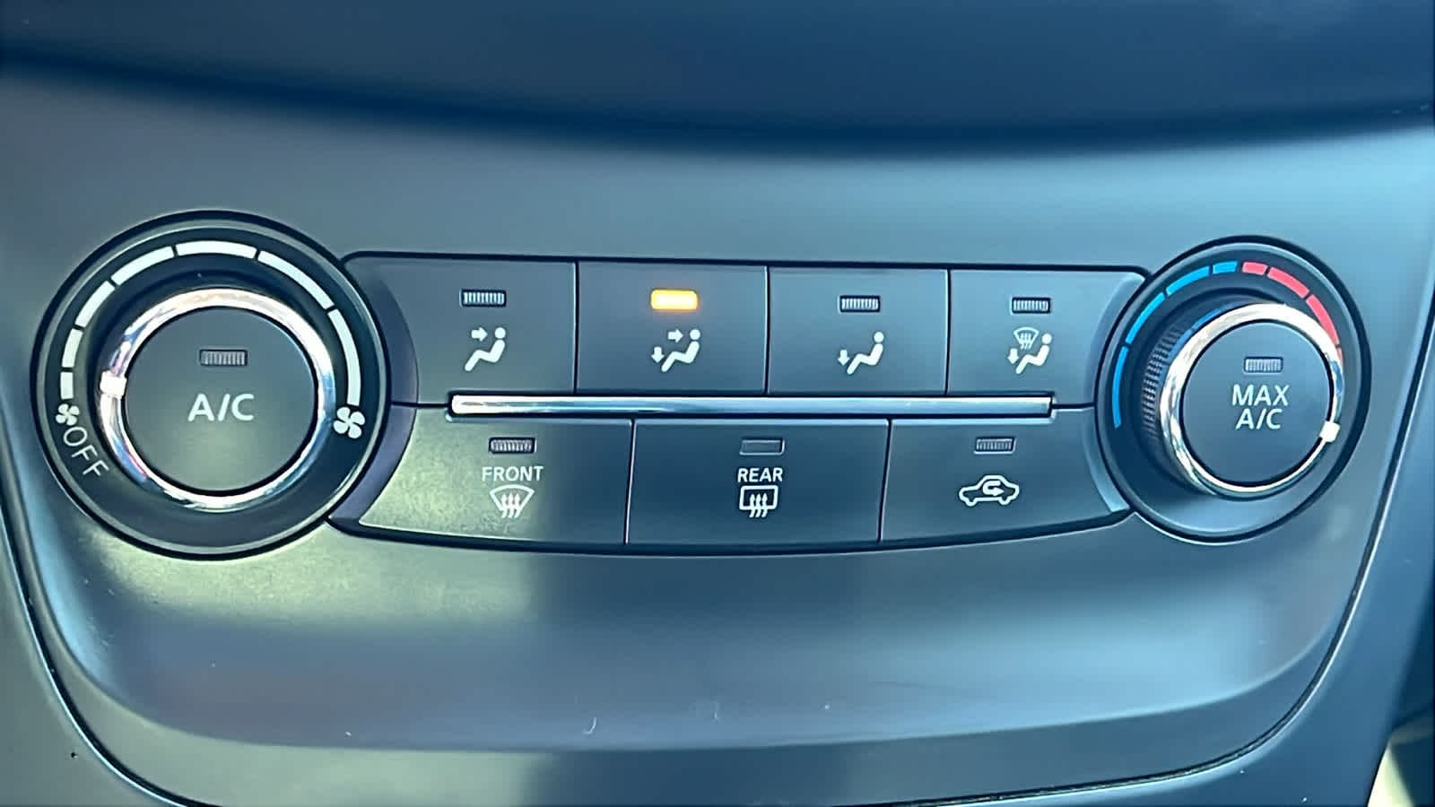 Thumbnail: 2017 Nissan Sentra - 14