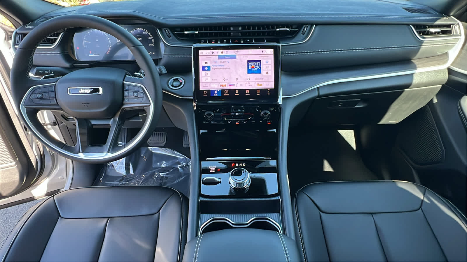 Thumbnail: 2025 Jeep Grand Cherokee - 26