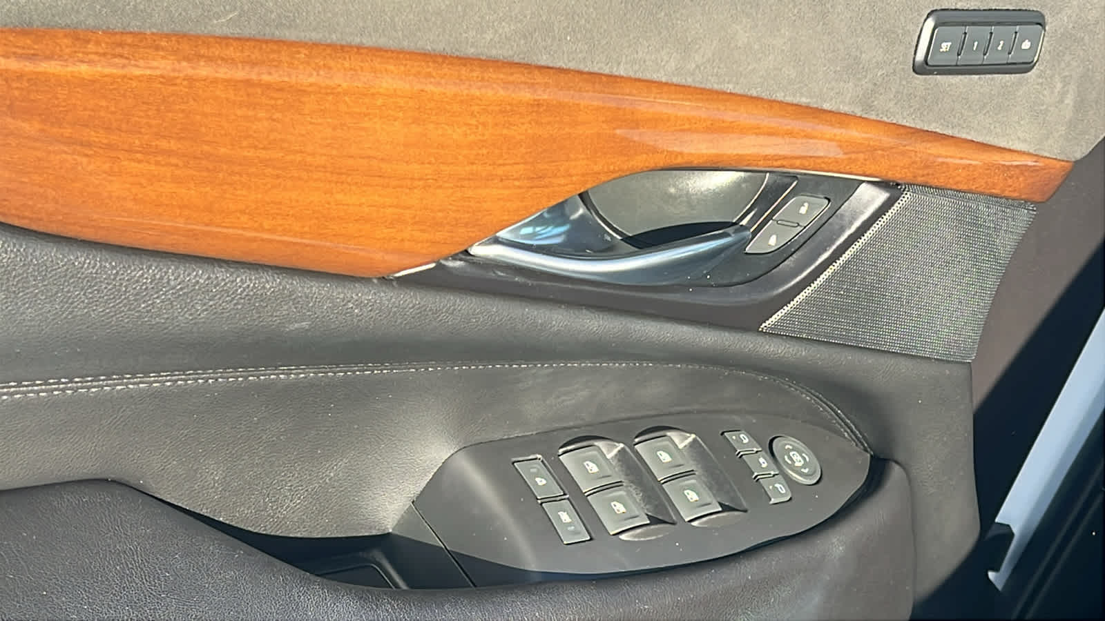 Thumbnail: 2020 Cadillac Escalade - 22