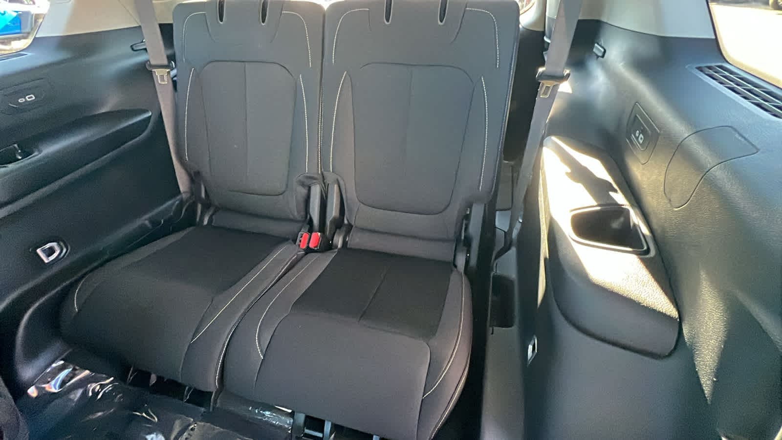 Thumbnail: 2023 Jeep Grand Cherokee - 32