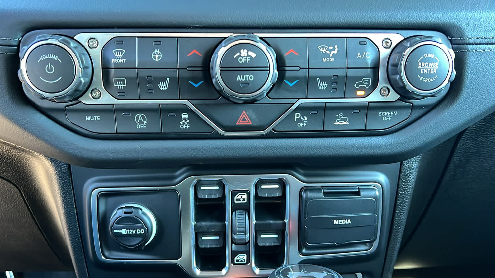 Thumbnail: 2026 Jeep Wrangler - 14