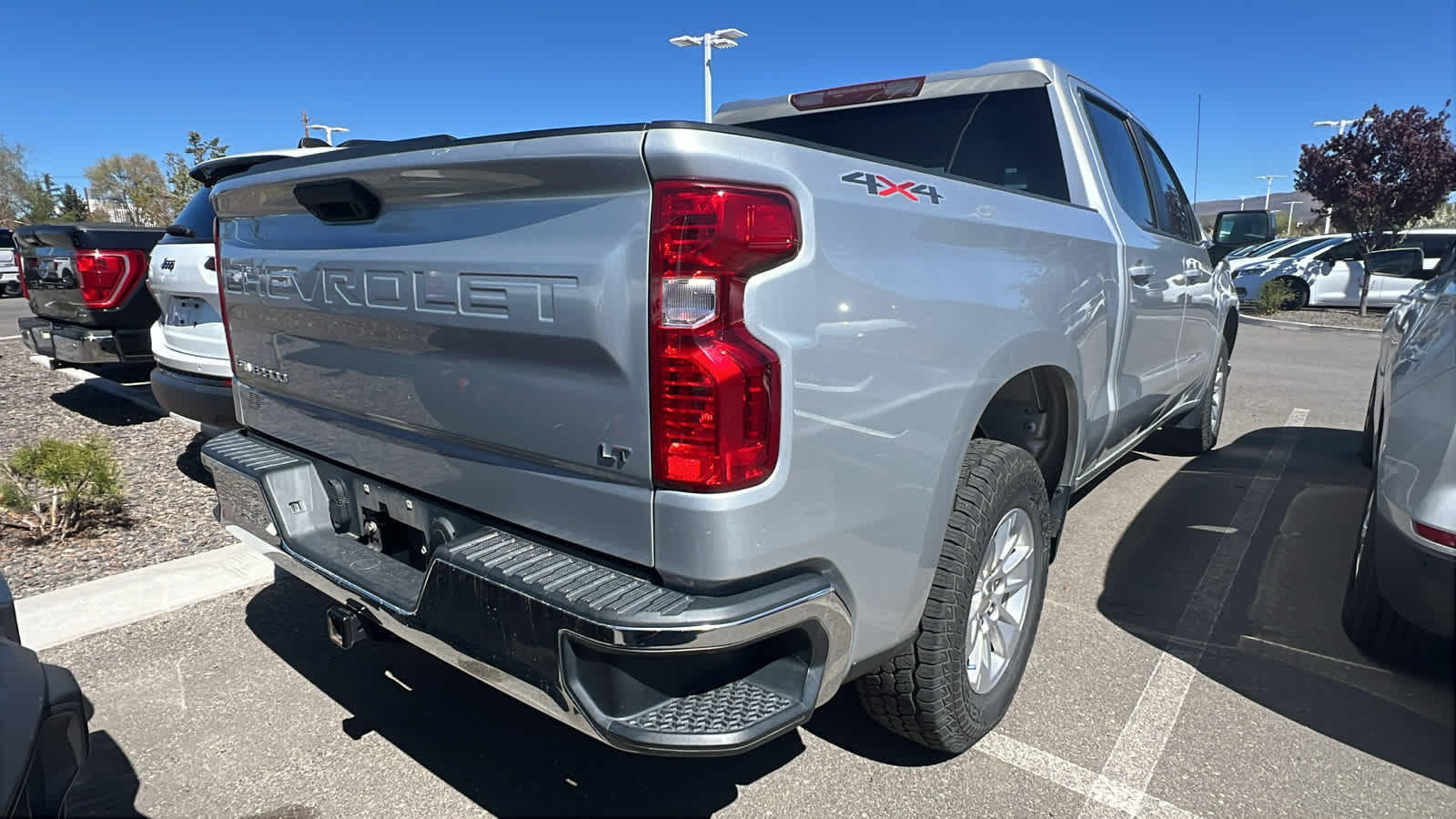 Thumbnail: 2020 Chevrolet Silverado 1500 - 6