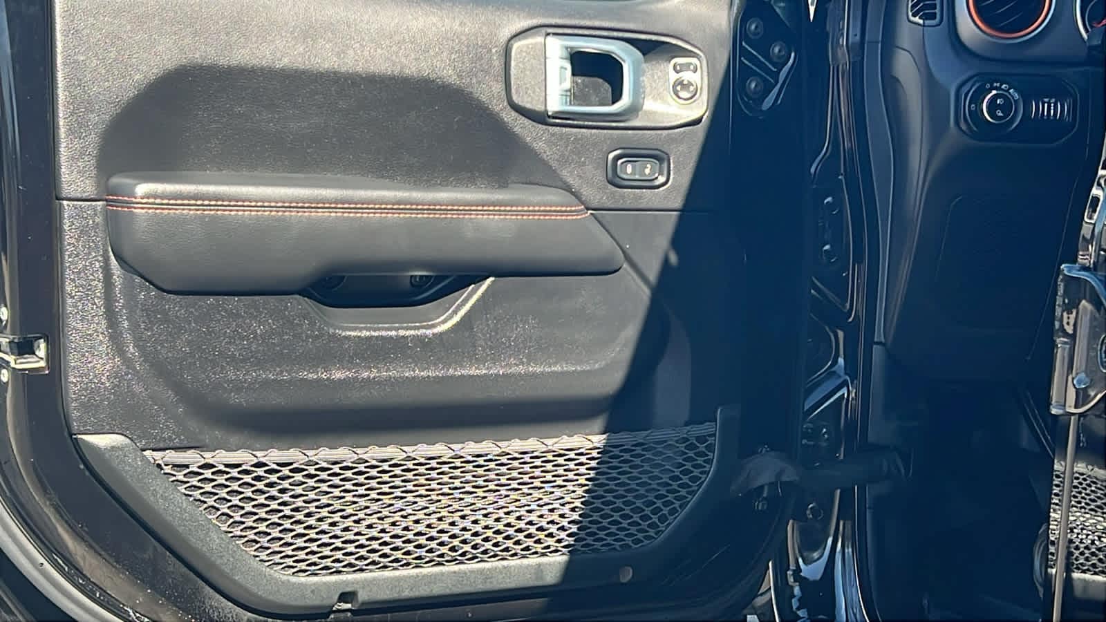 Thumbnail: 2021 Jeep Gladiator - 23