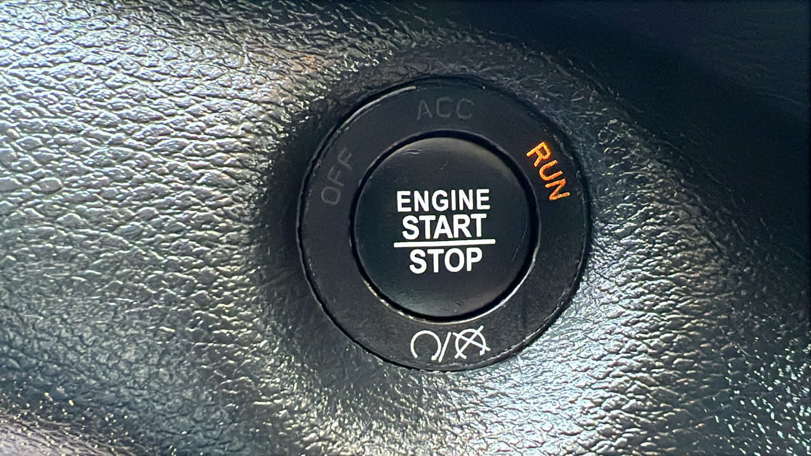 Thumbnail: 2023 Jeep Cherokee - 17