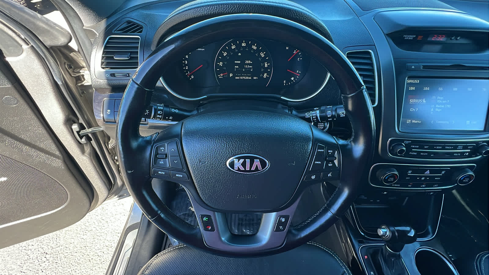 Thumbnail: 2014 Kia Sorento - 18