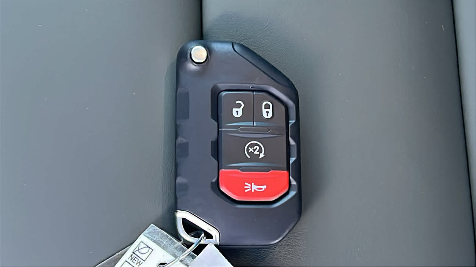 Thumbnail: 2025 Jeep Gladiator - 29