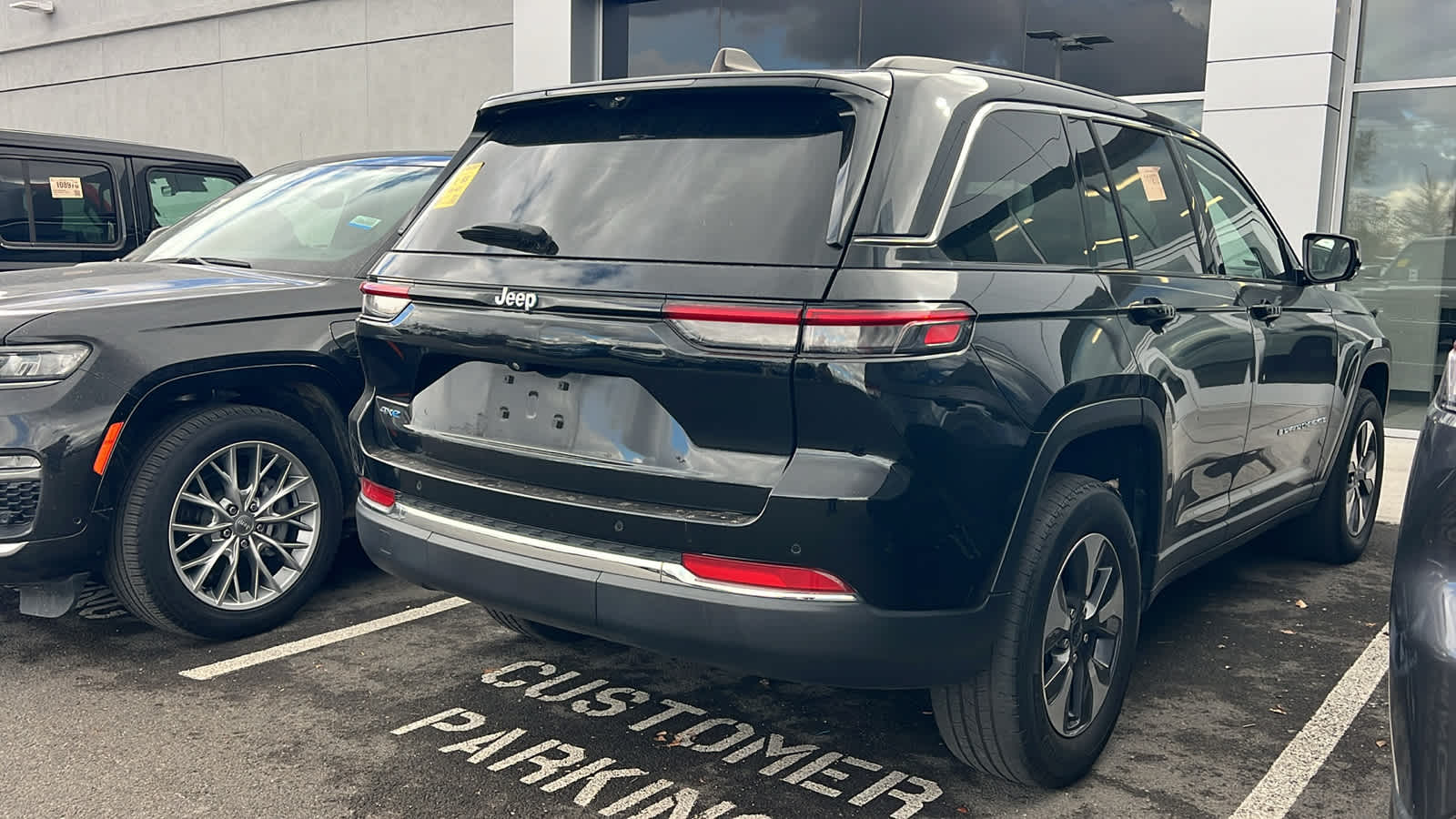 Thumbnail: 2022 Jeep Grand Cherokee - 4