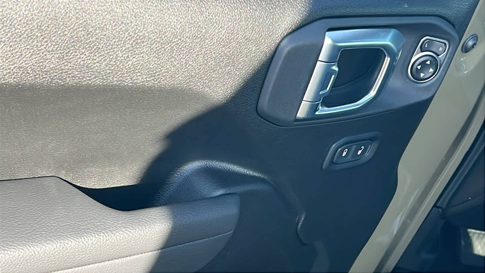 Thumbnail: 2026 Jeep Gladiator - 22