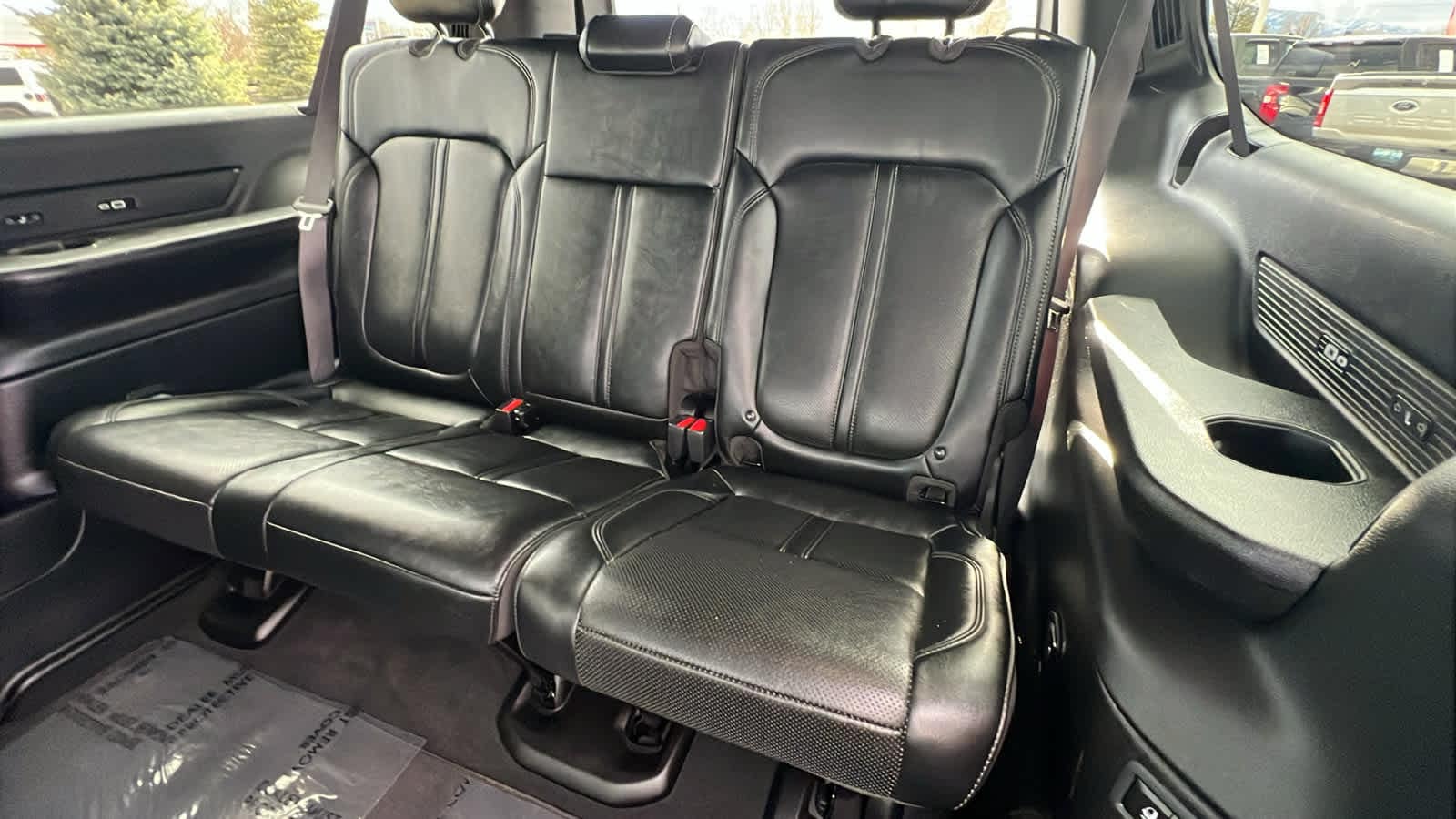 Thumbnail: 2025 Jeep Wagoneer - 31