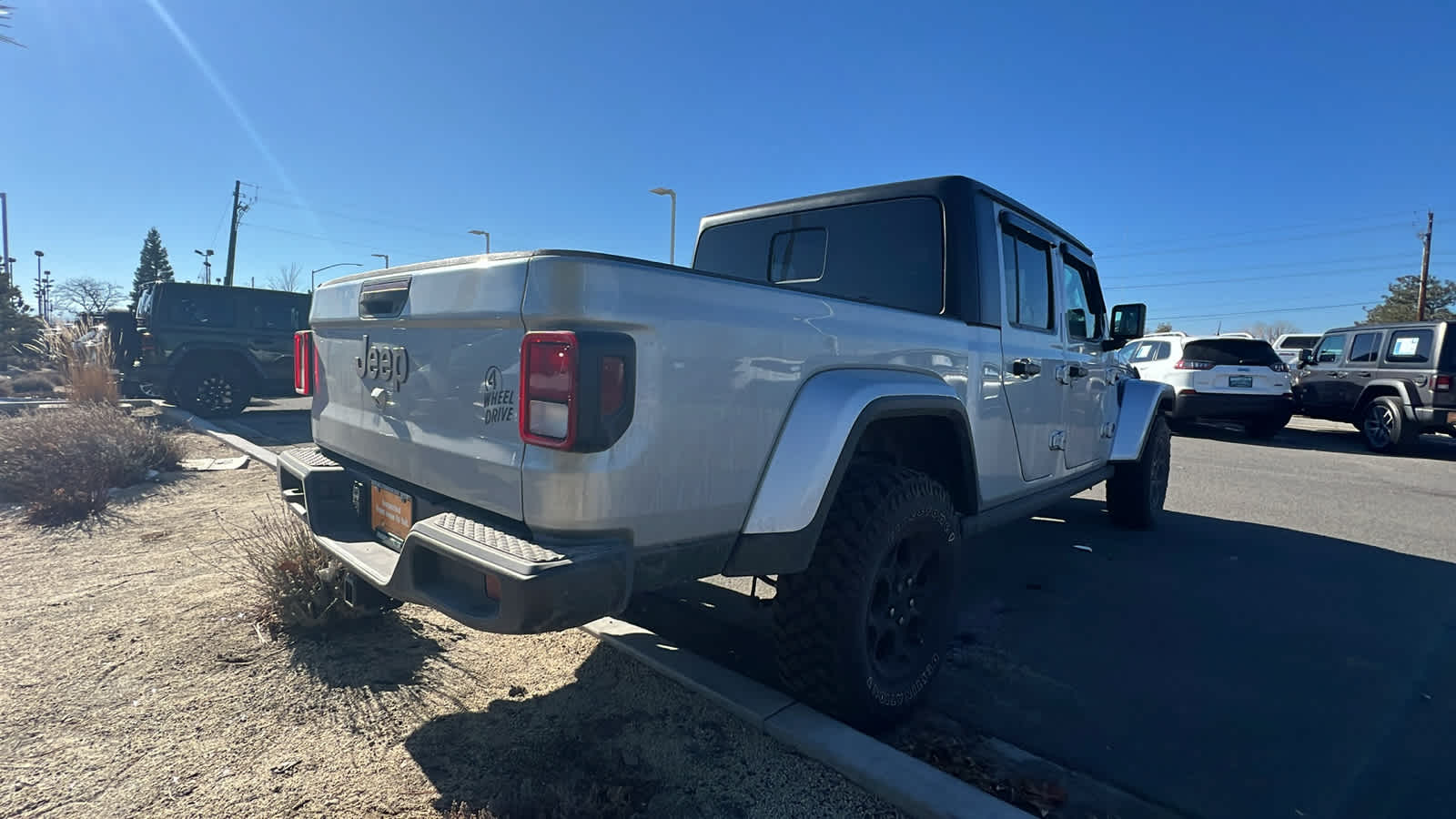 Thumbnail: 2023 Jeep Gladiator - 5