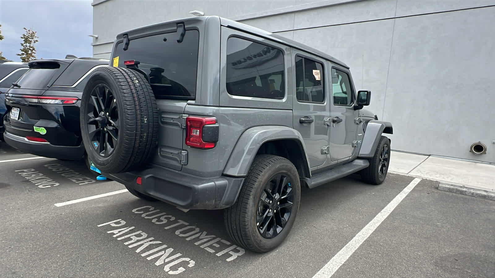Thumbnail: 2022 Jeep Wrangler - 5