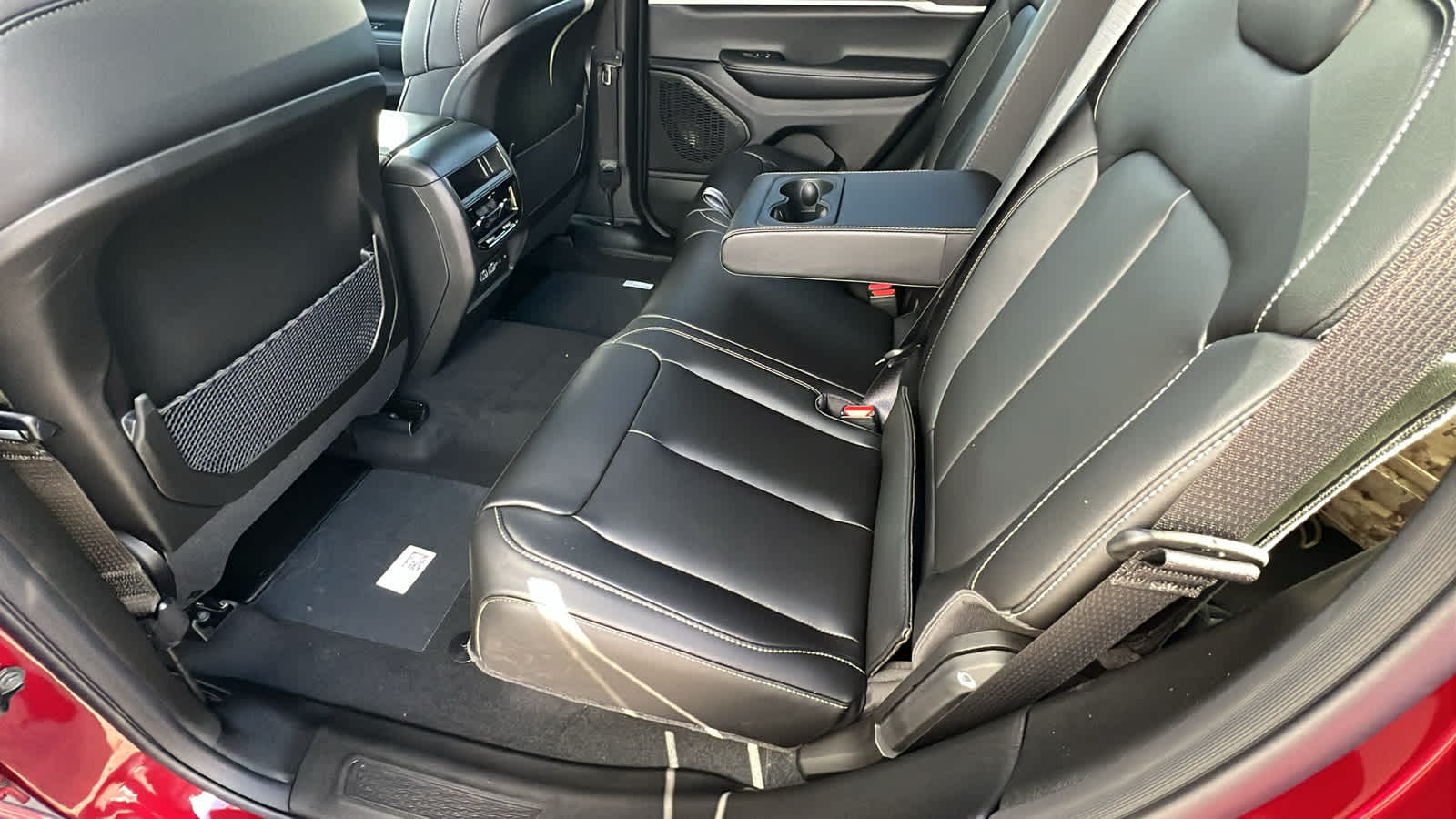 Thumbnail: 2025 Jeep Grand Cherokee - 24