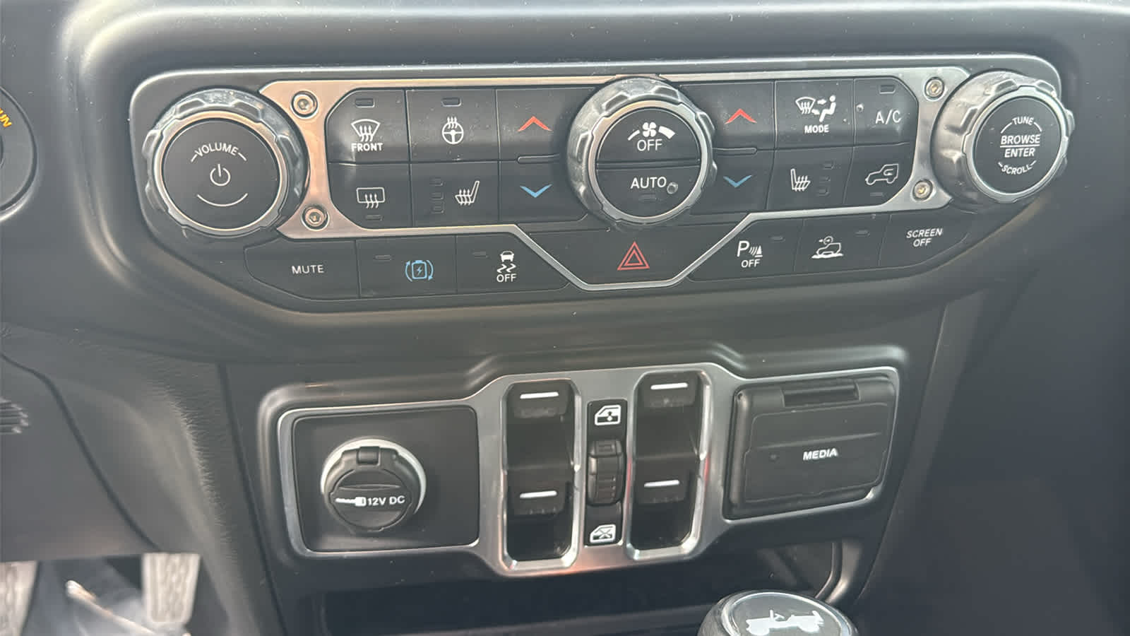 Thumbnail: 2021 Jeep Wrangler - 14