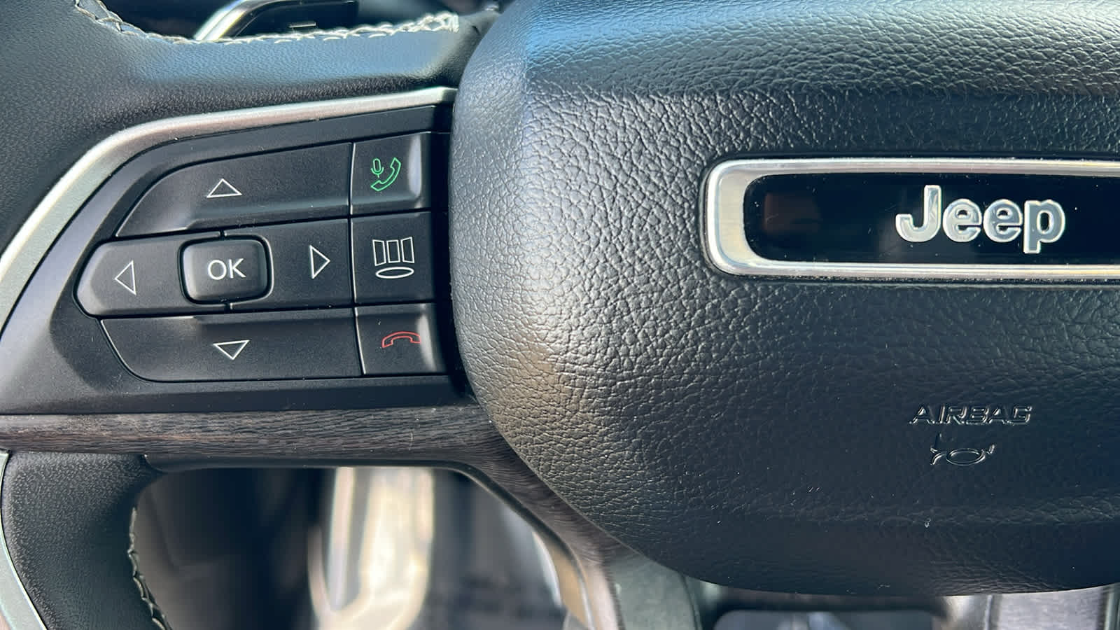 Thumbnail: 2024 Jeep Grand Cherokee L - 19