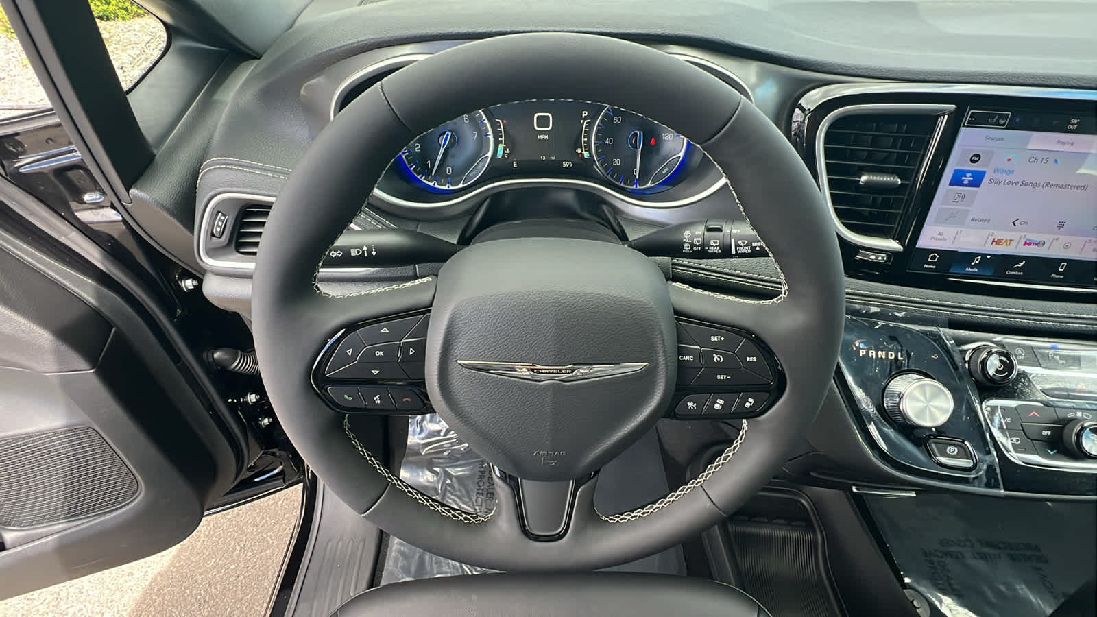 Thumbnail: 2026 Chrysler Pacifica - 18