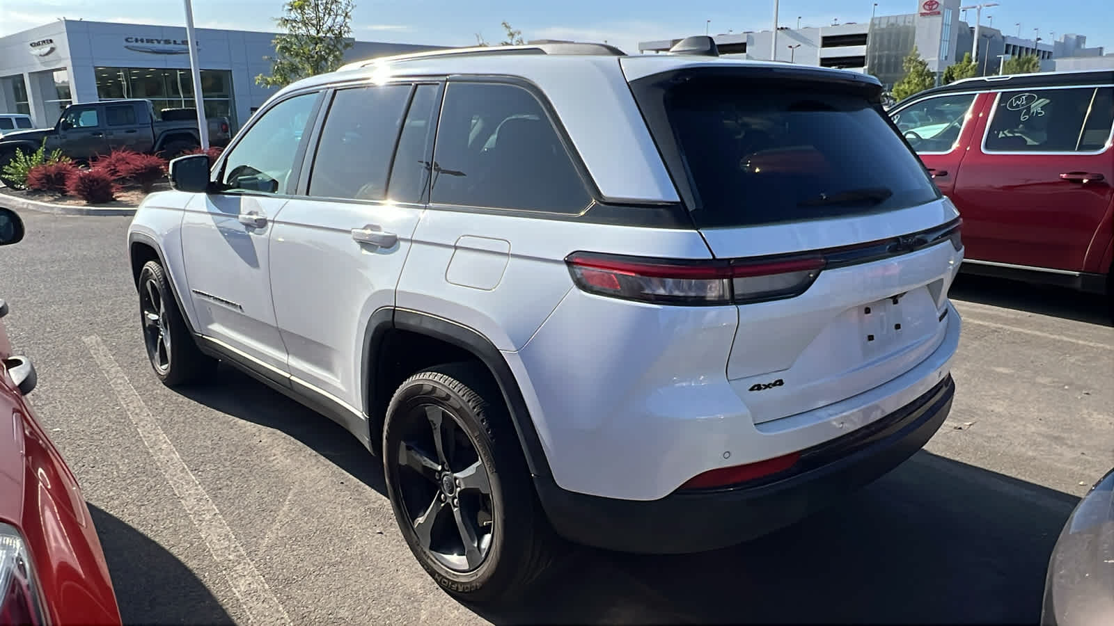 Thumbnail: 2024 Jeep Grand Cherokee - 10
