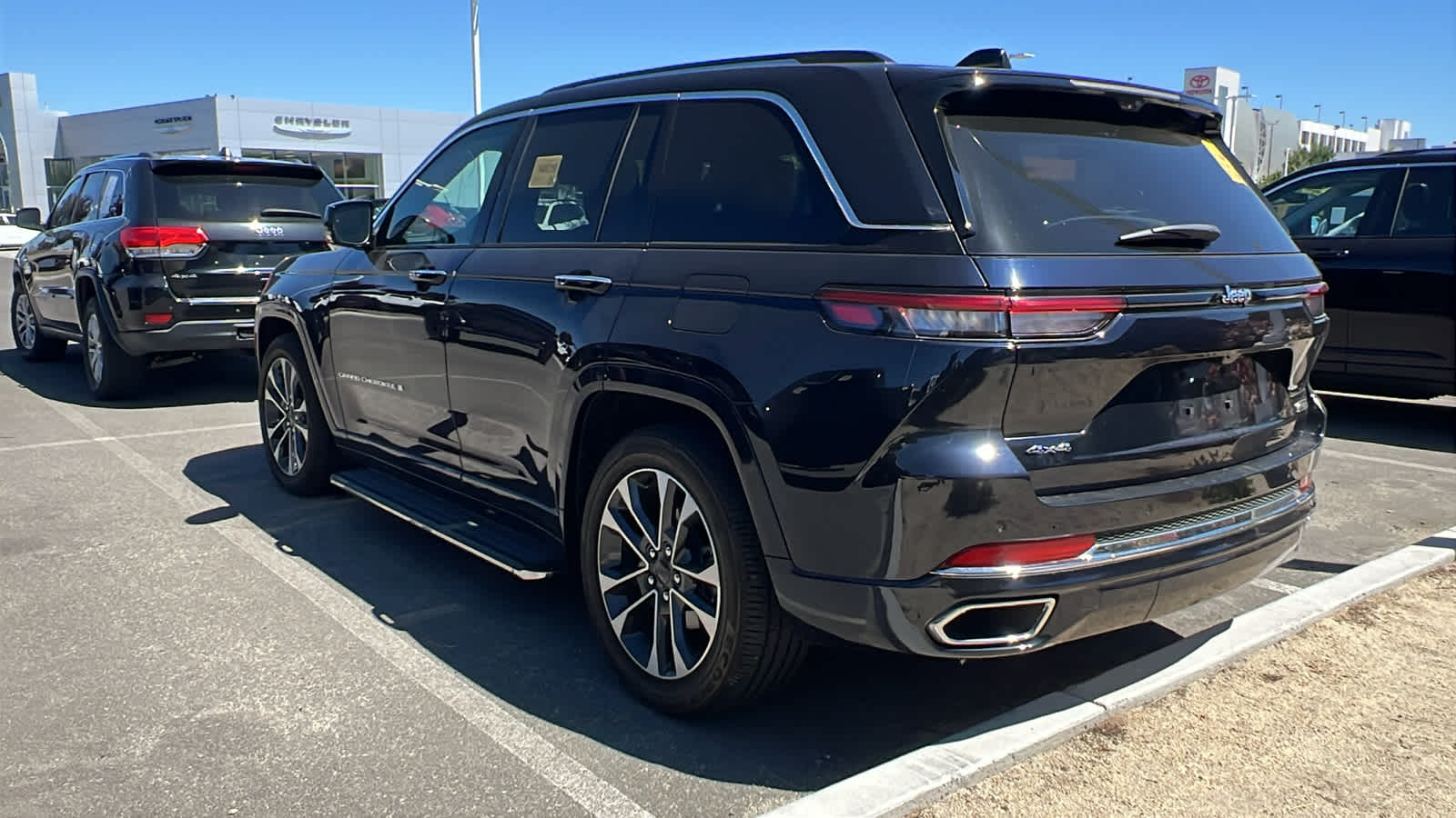 Thumbnail: 2023 Jeep Grand Cherokee - 8