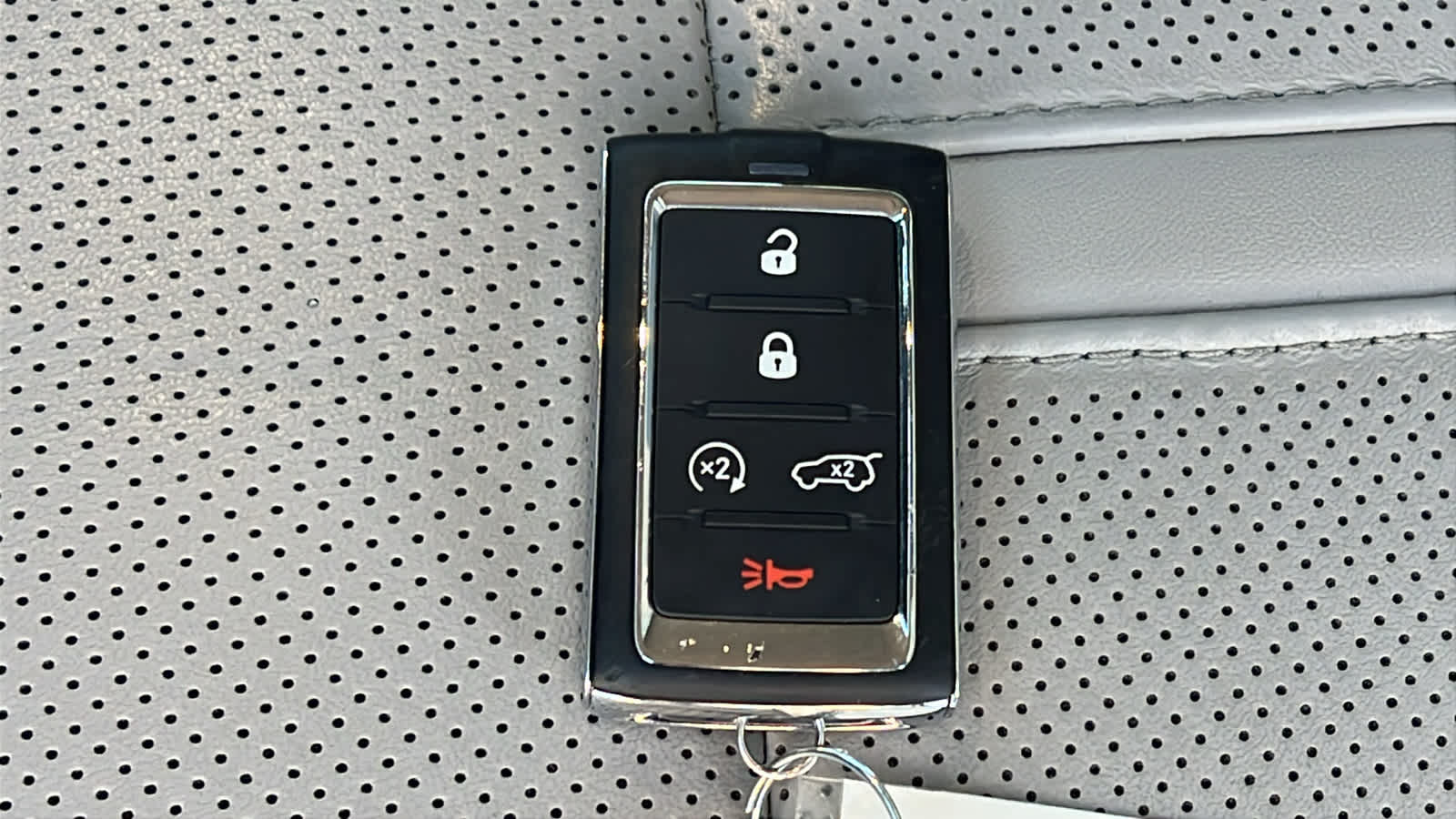 Thumbnail: 2023 Jeep Wagoneer - 29