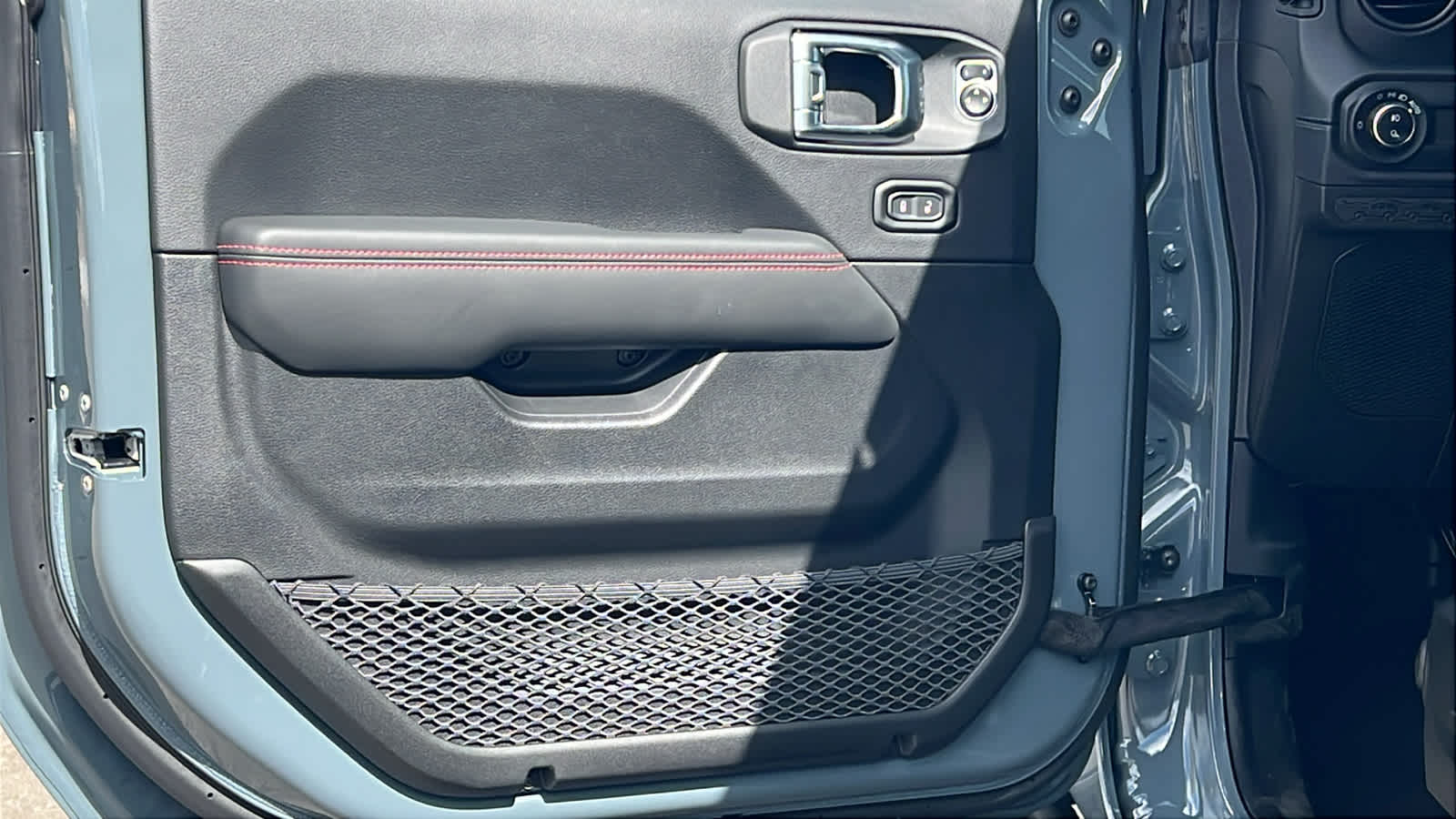 Thumbnail: 2025 Jeep Gladiator - 23