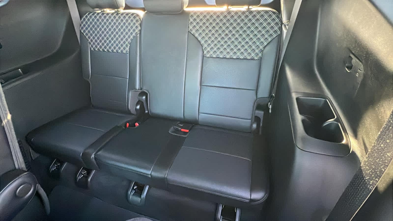 Thumbnail: 2024 GMC Acadia - 31