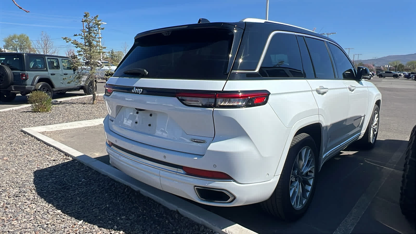 Thumbnail: 2023 Jeep Grand Cherokee - 4