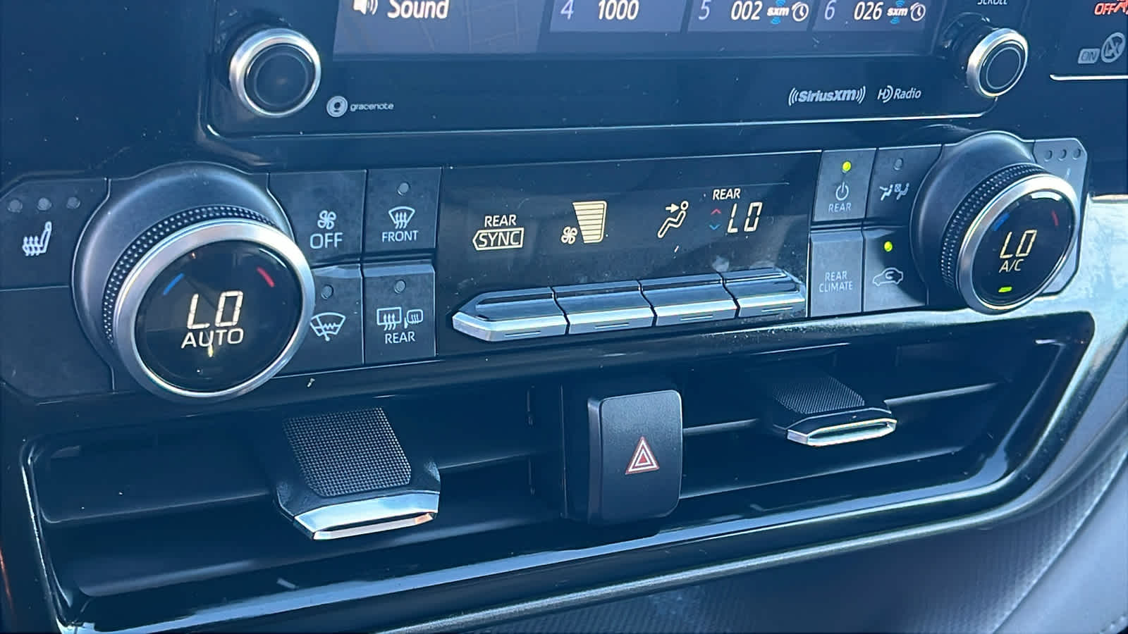 Thumbnail: 2021 Toyota Highlander - 14