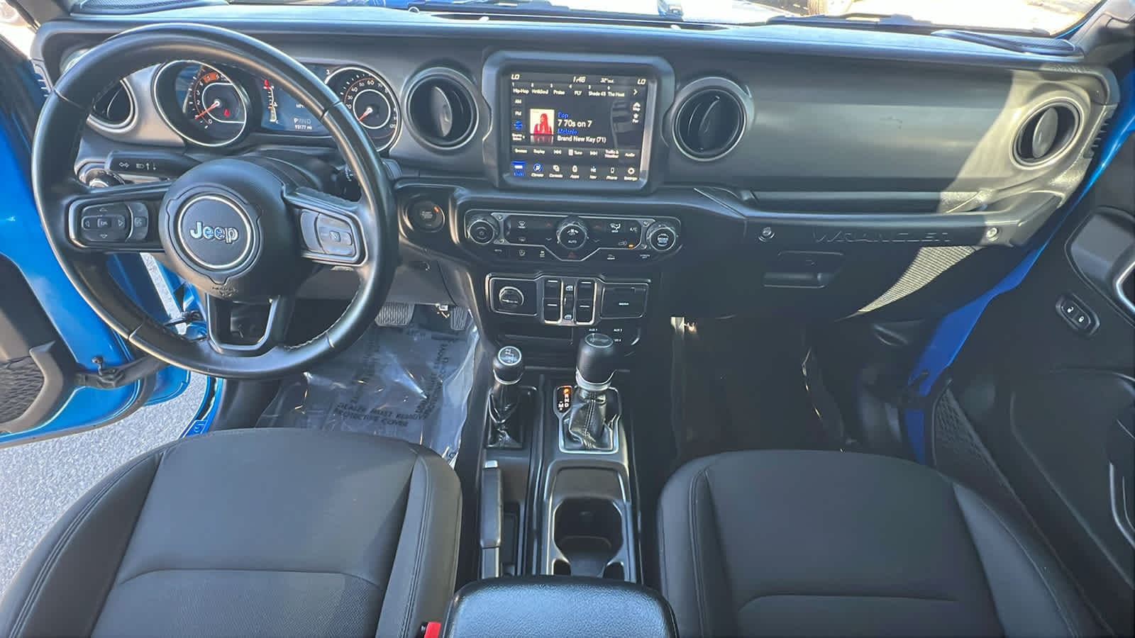 Thumbnail: 2022 Jeep Wrangler - 26