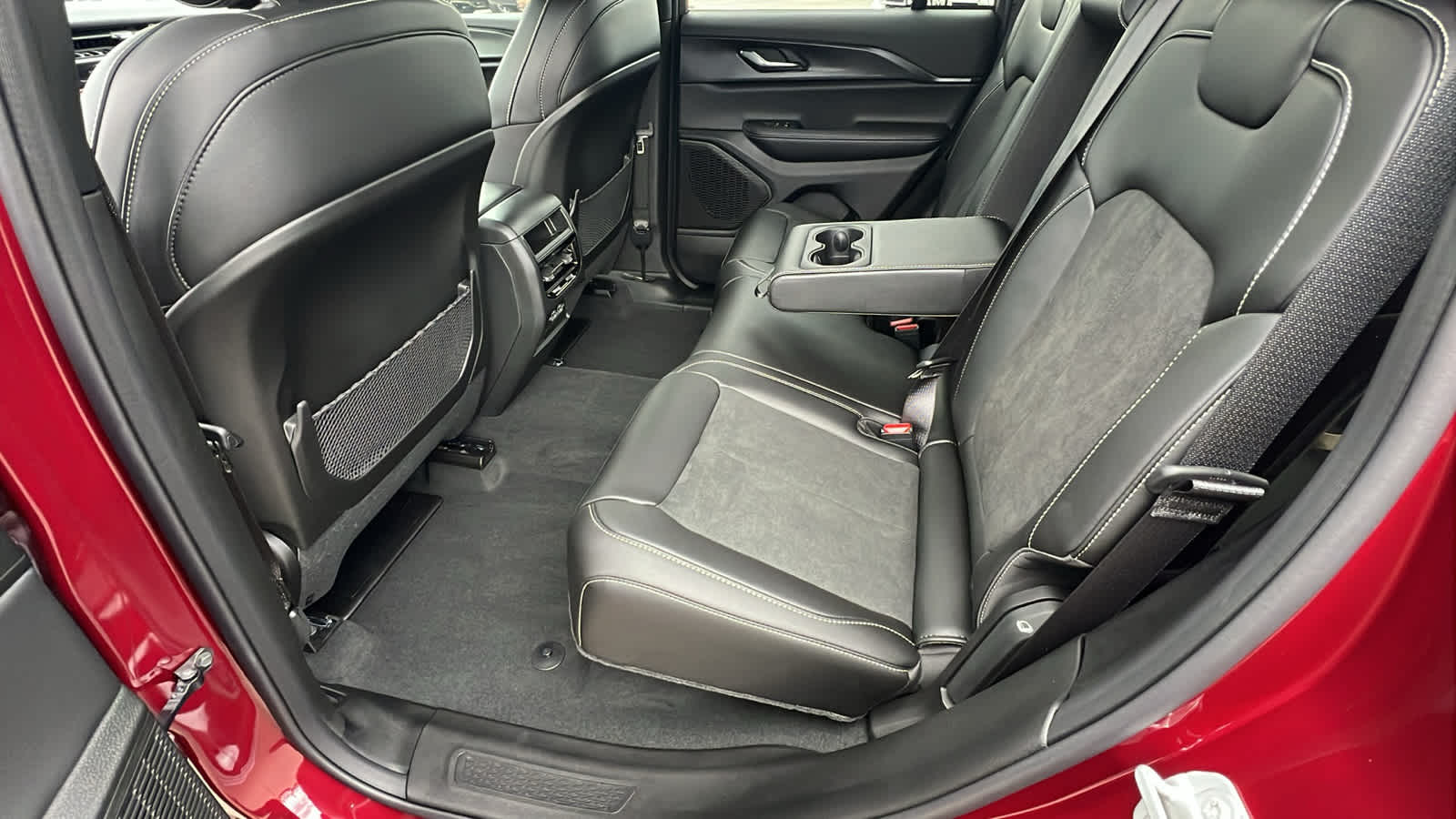 Thumbnail: 2025 Jeep Grand Cherokee - 24