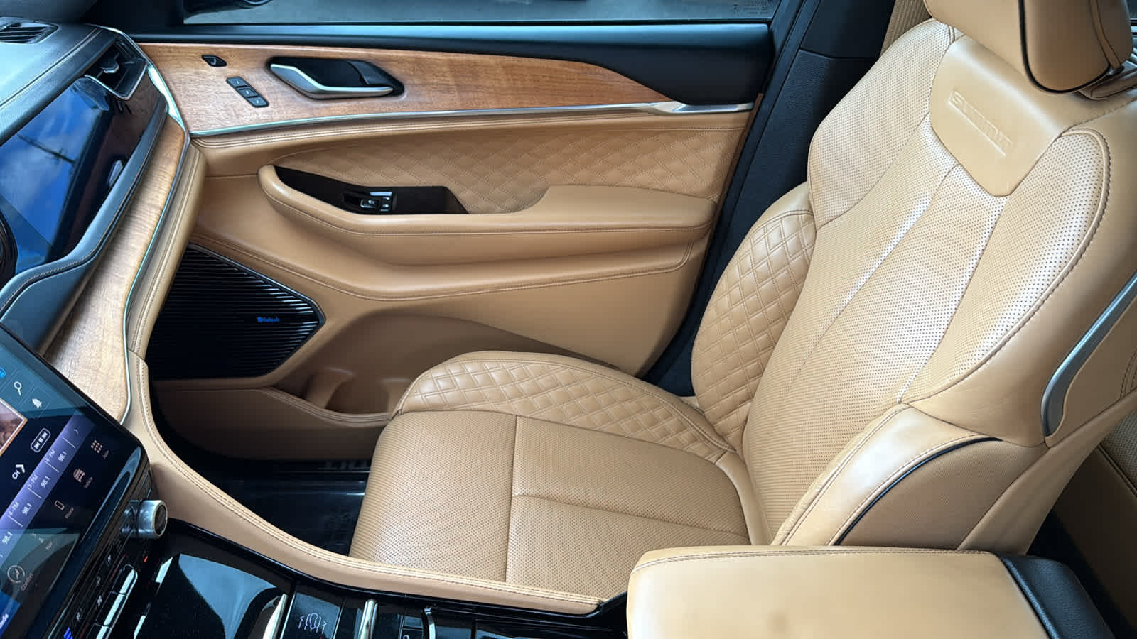 Thumbnail: 2022 Jeep Grand Cherokee - 12