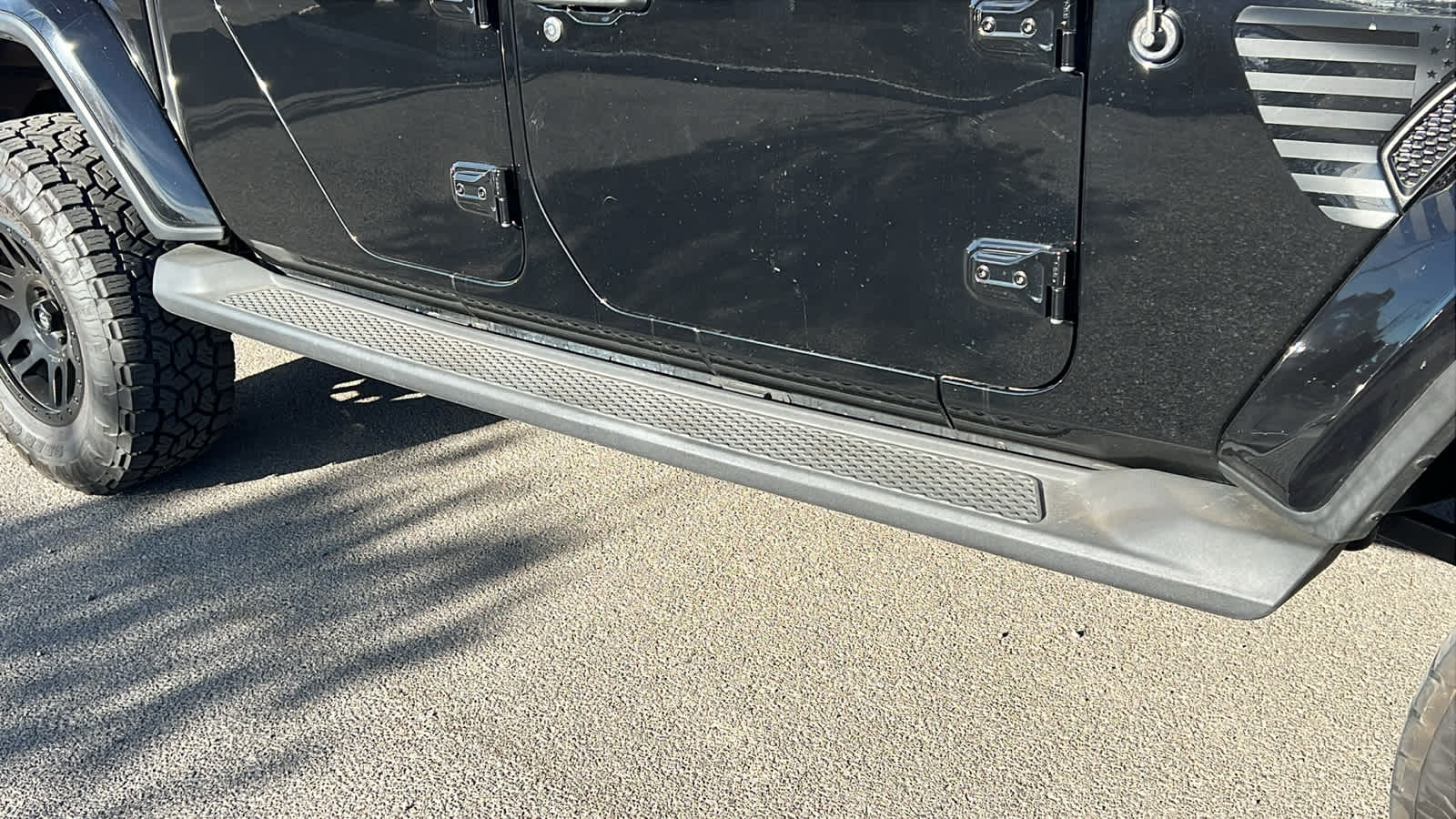 Thumbnail: 2021 Jeep Gladiator - 4