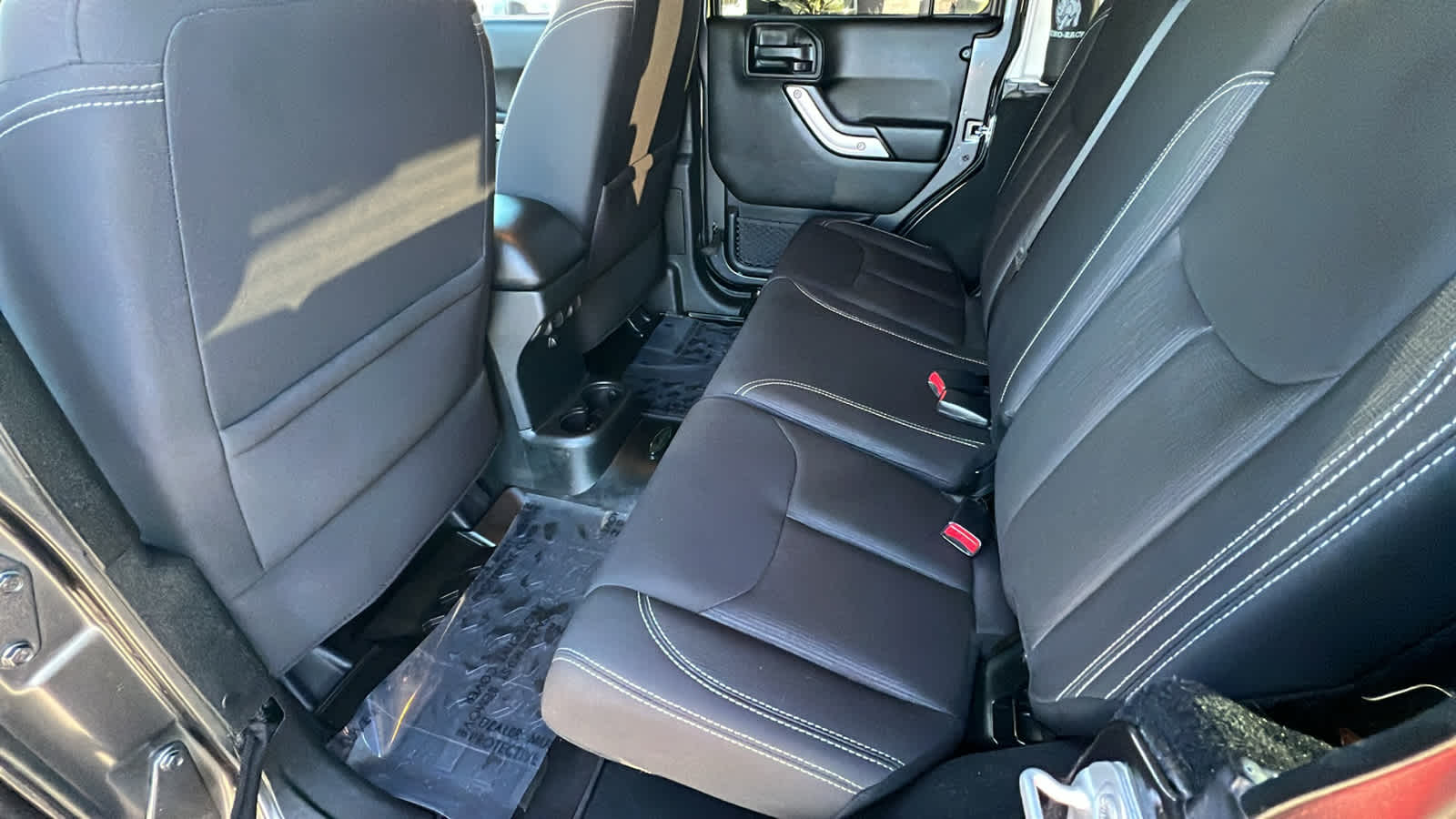 Thumbnail: 2017 Jeep Wrangler - 23