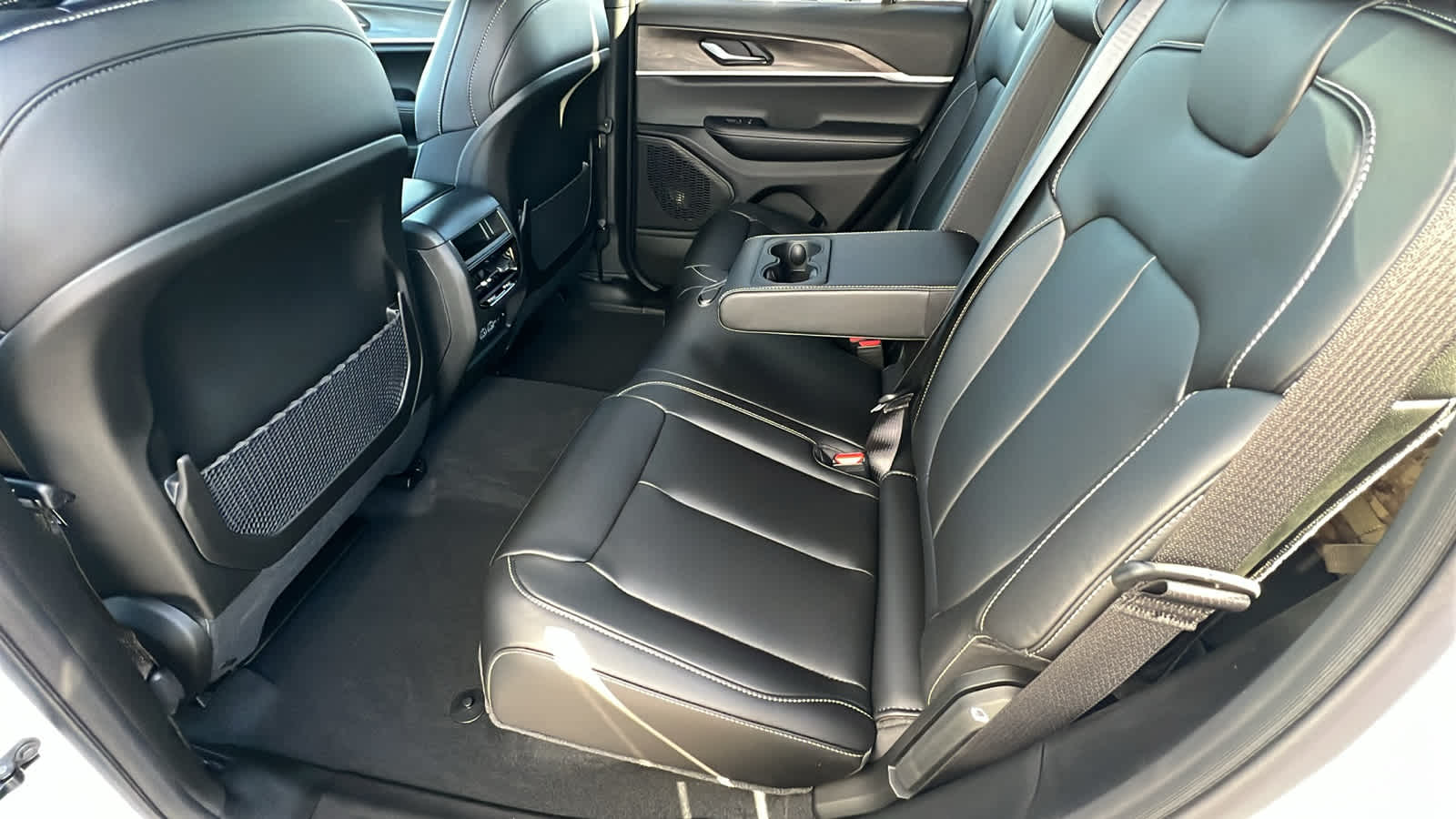 Thumbnail: 2025 Jeep Grand Cherokee - 24