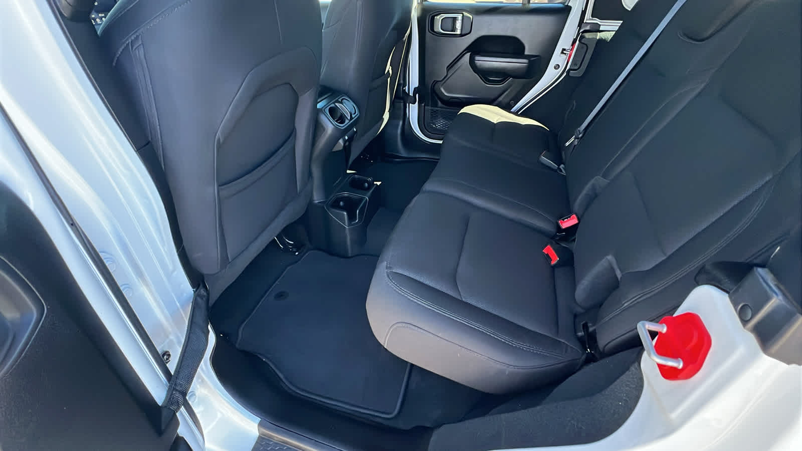 Thumbnail: 2022 Jeep Wrangler - 24