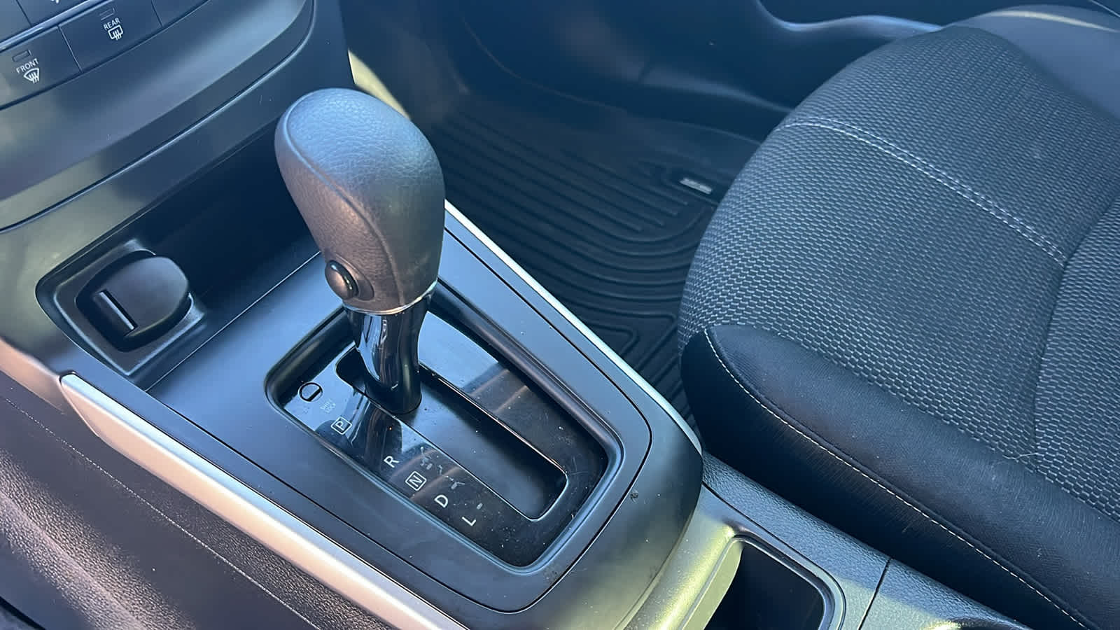 Thumbnail: 2017 Nissan Sentra - 13