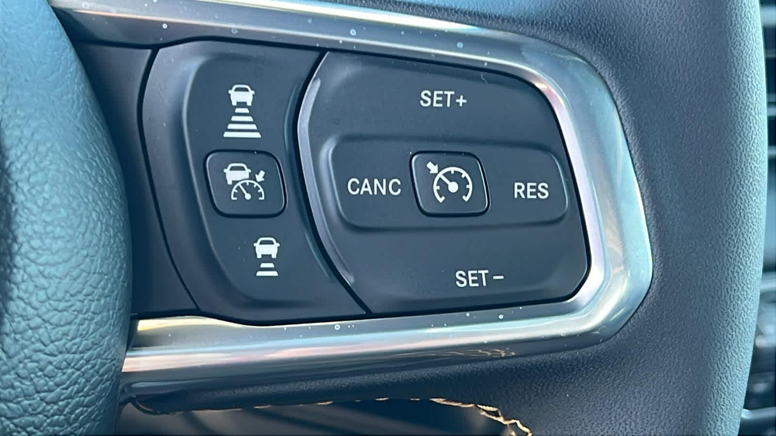 Thumbnail: 2025 Jeep Wrangler - 30