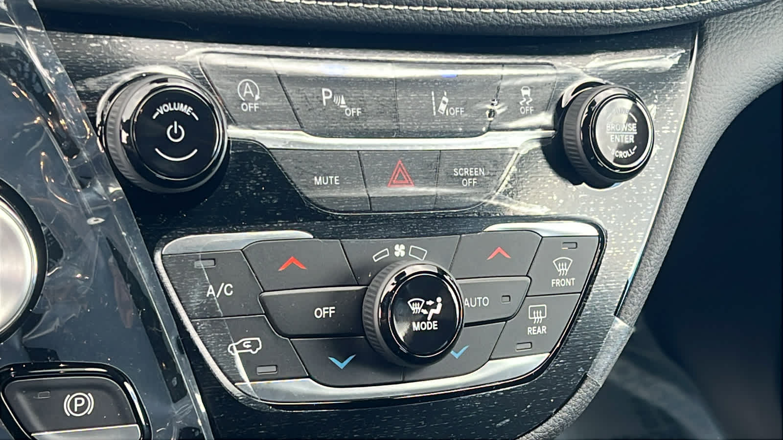 Thumbnail: 2026 Chrysler Pacifica - 14